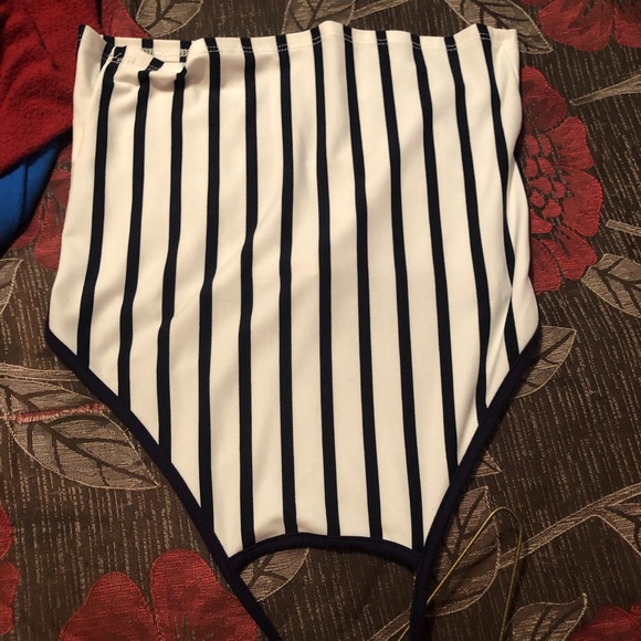 Striped crop top - Picture 5 of 5